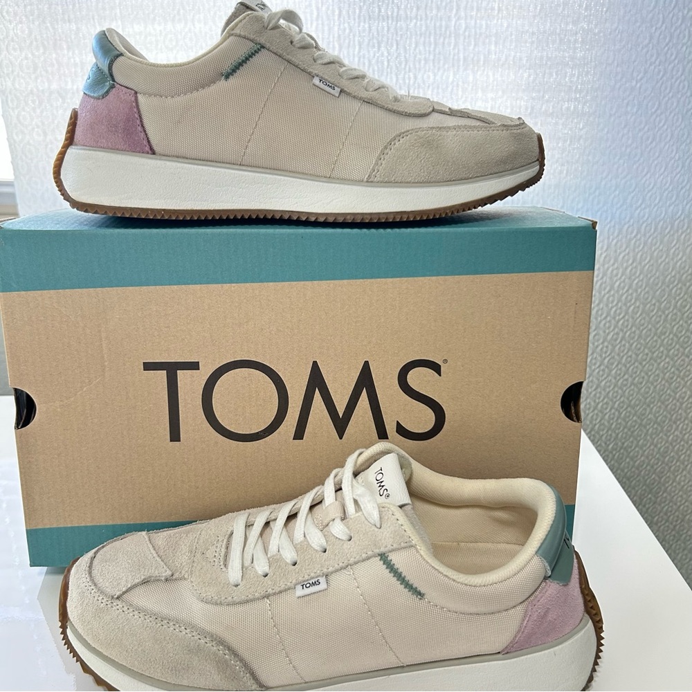 Toms Women's Sneakers in Cream and Lavender